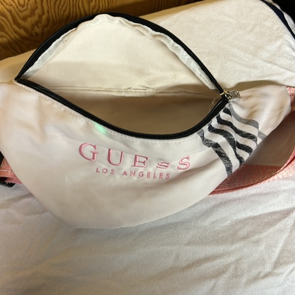 Guess Pink, White and Black waist pack. 100% Polyester. Very soft - Picture 3 of 3
